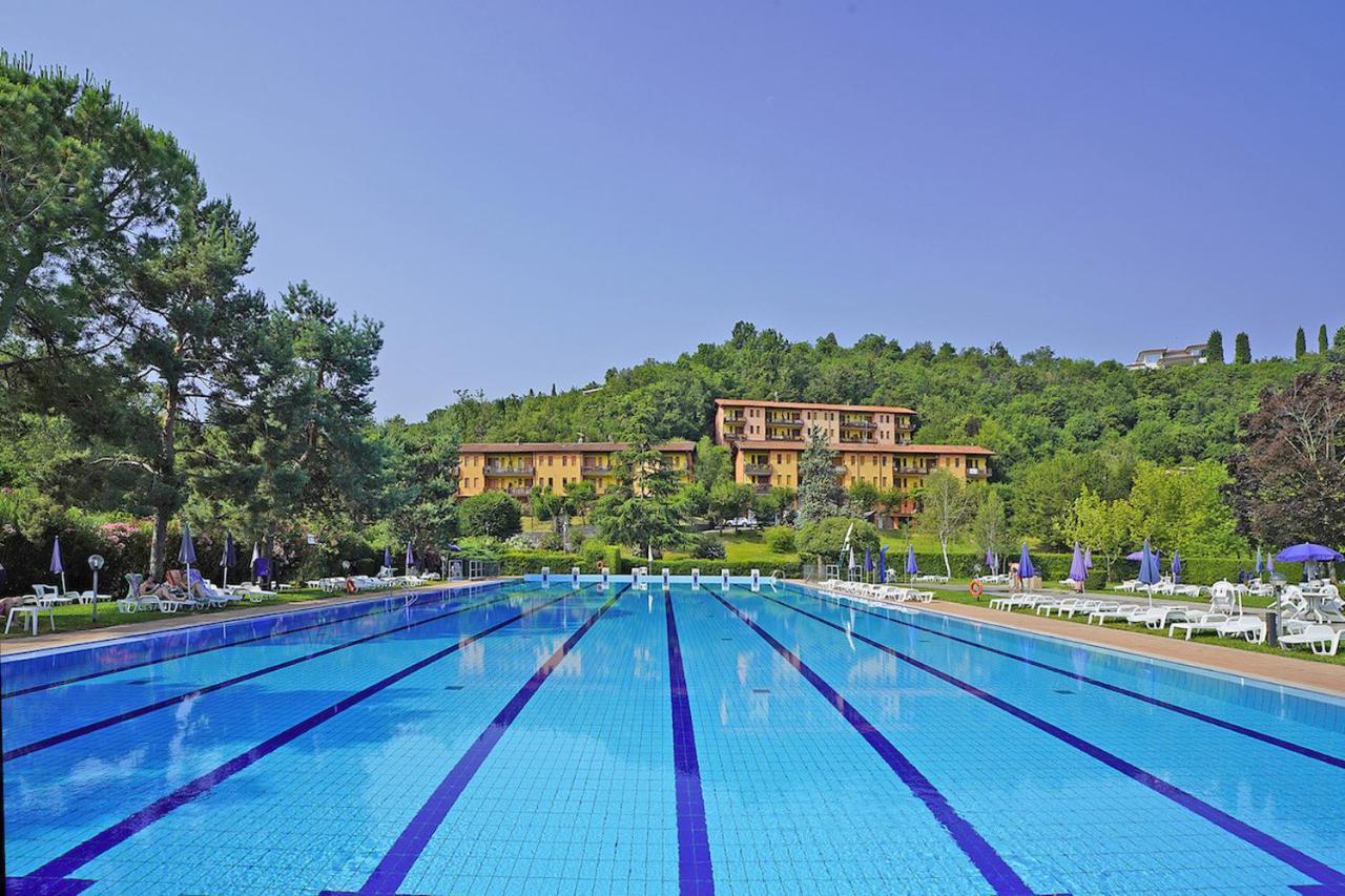 דירות מנרבה דל גארדה Centro Residenziale Benaco - Gardagate מראה חיצוני תמונה